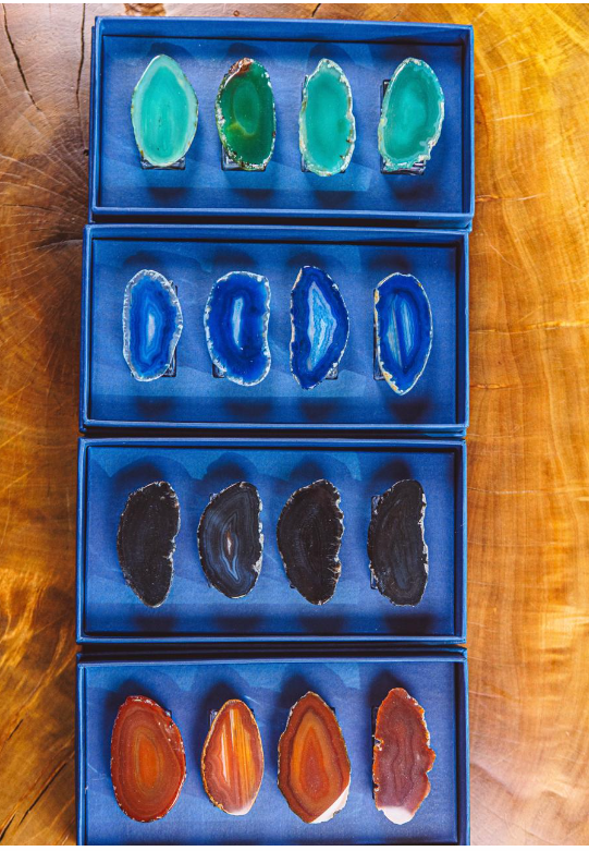 CAIXA COM 4 PORTA GUARDANAPOS DE PEDRA Cor:Preto