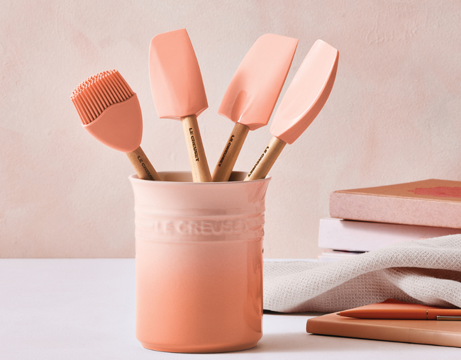 SET 4 ESPÁTULAS E PORTA UTENSÍLIOS 1L Peche Le Creuset