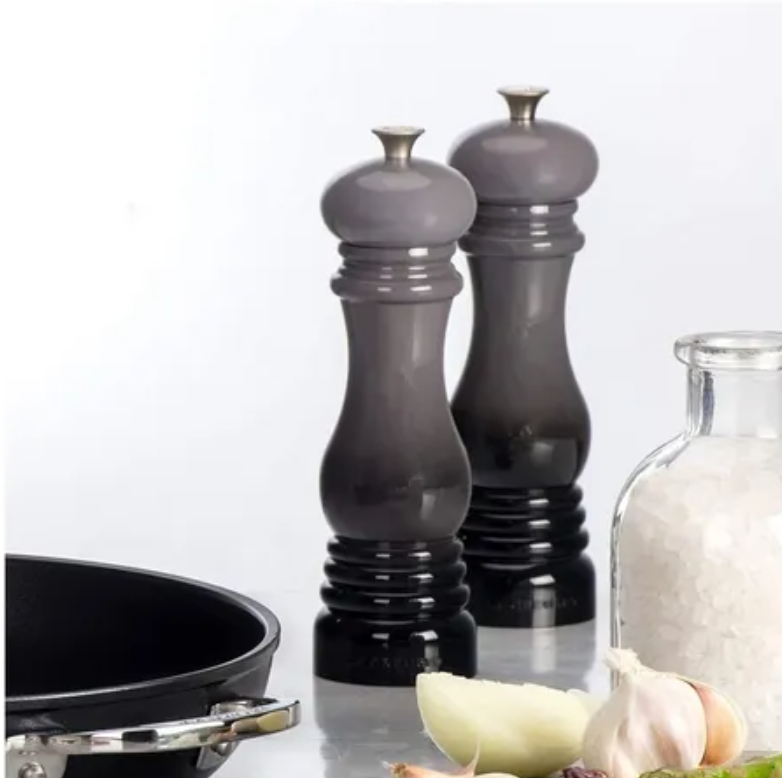 MOEDOR DE SAL 21CM Flint L e Creuset