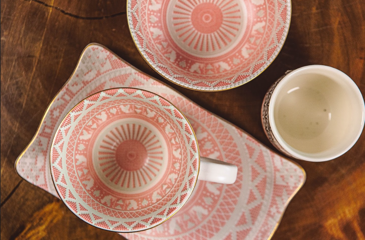 BANDEJA DE PORCELANA DELICATA