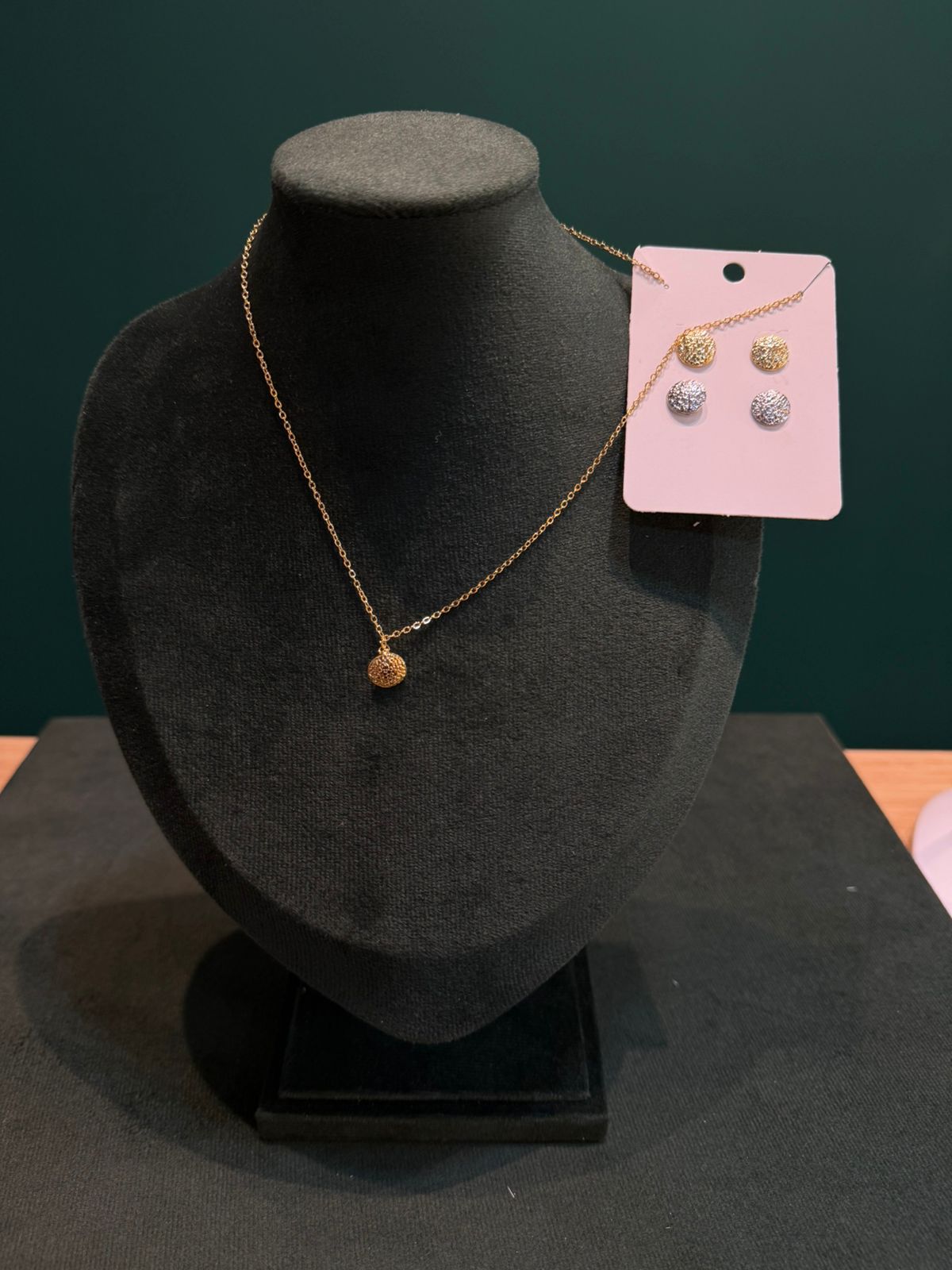 conjunto bolinhas dourado e prata