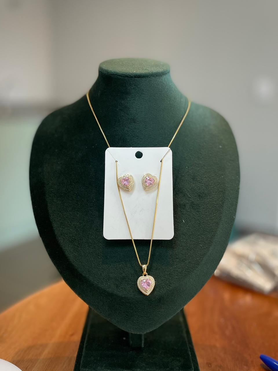 Conjunto coração cravejado rose dourado