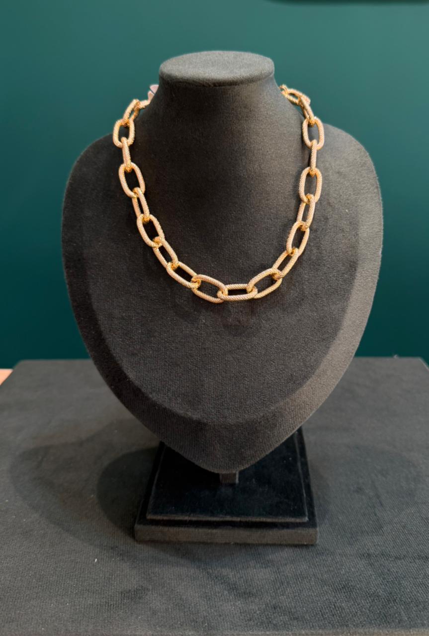 colar choker de elos grandes dourado