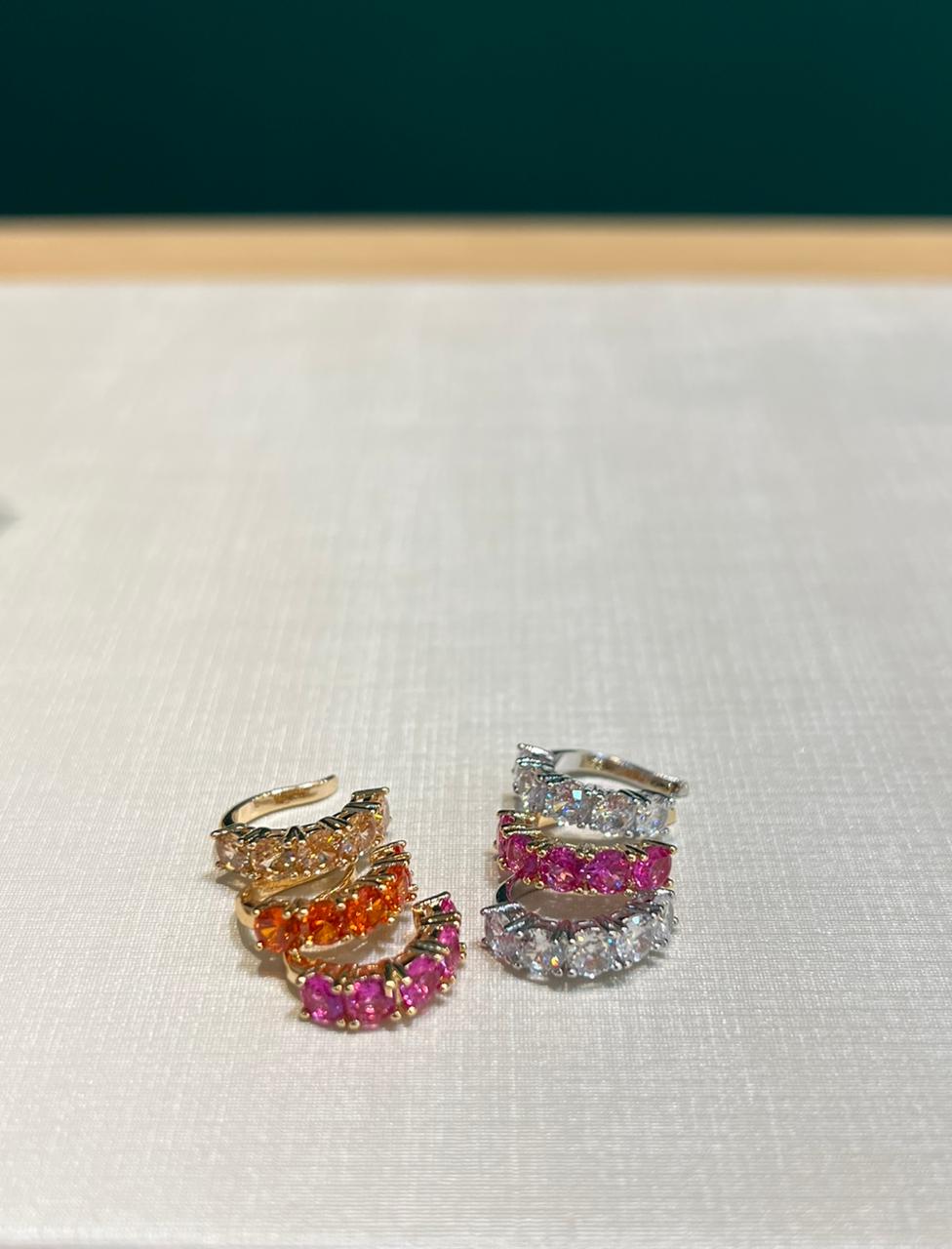 Piercing fake cravejado colorido