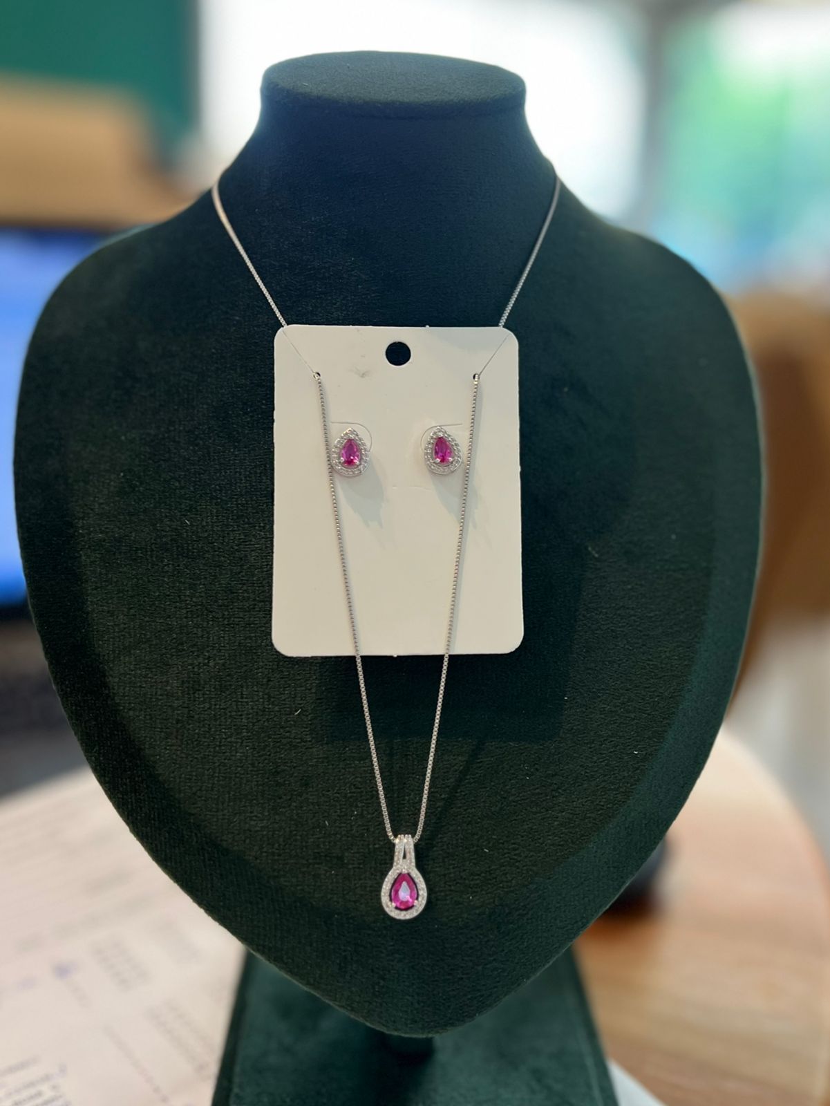 Conjunto prata Gota gota cravejado pink