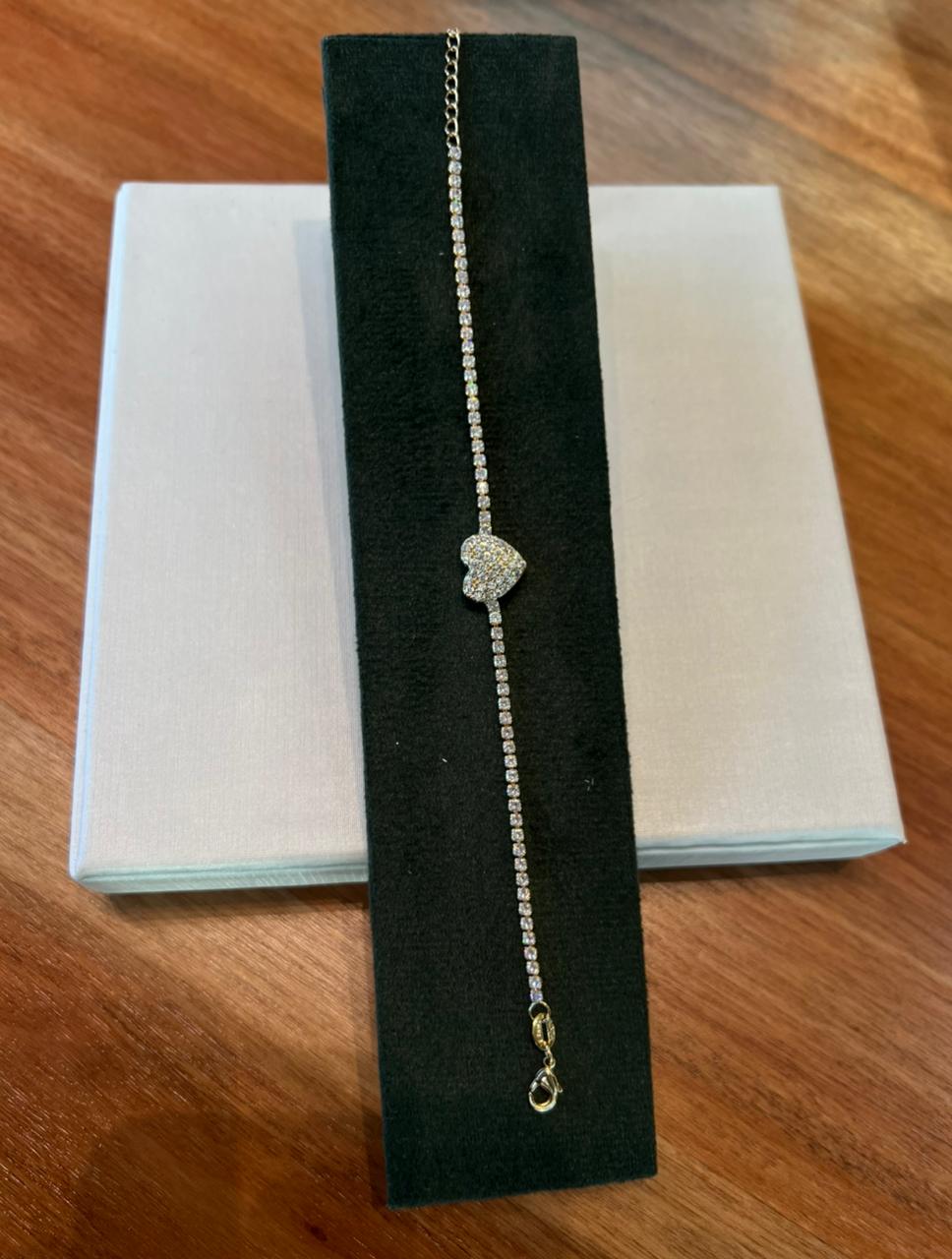 Pulseira riviera com coração crevejado