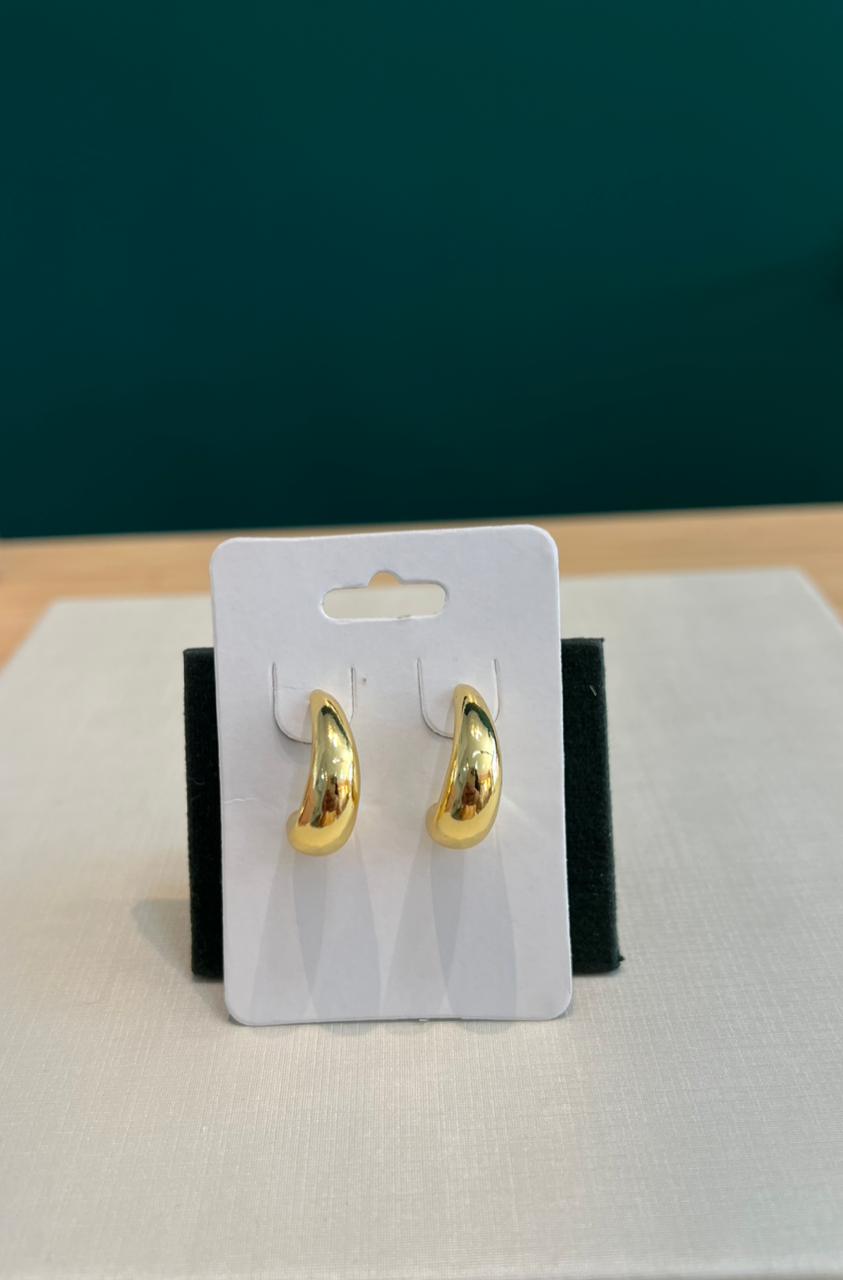 Brinco dourado argola orgânica