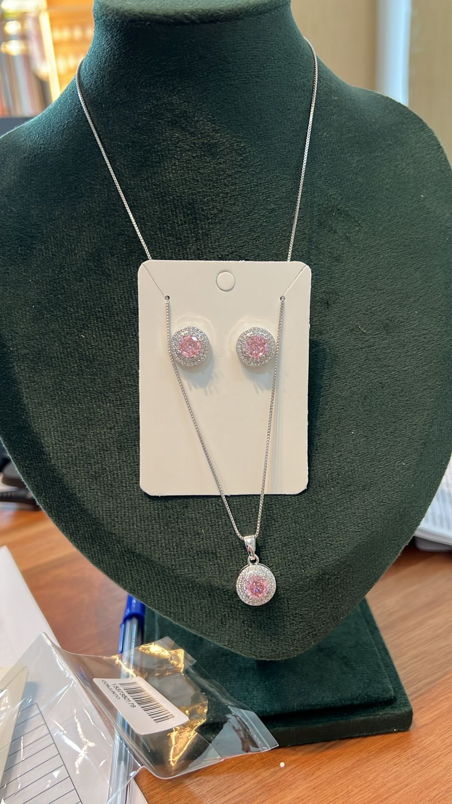 Conjunto prata redondo cravejado rose