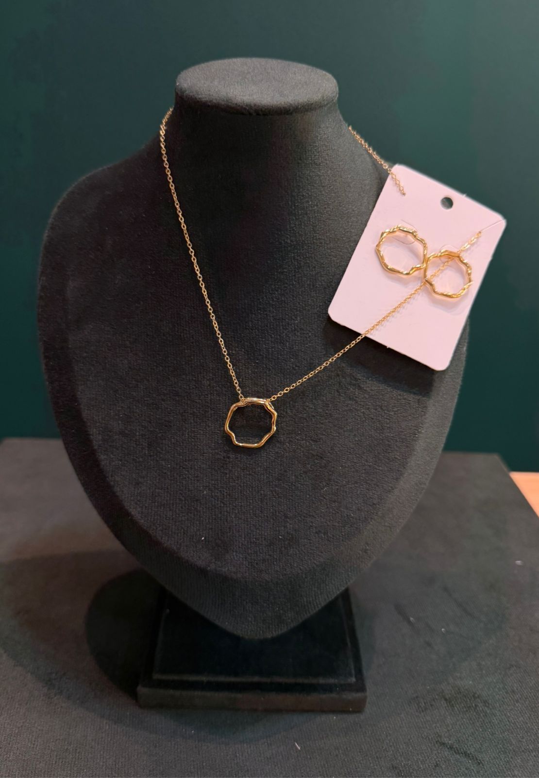 conjunto orgânico dourado