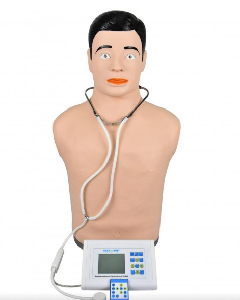 SIMULADOR DE AUSCULTA CARDIOPULMONAR C CONTROLE REMOTO