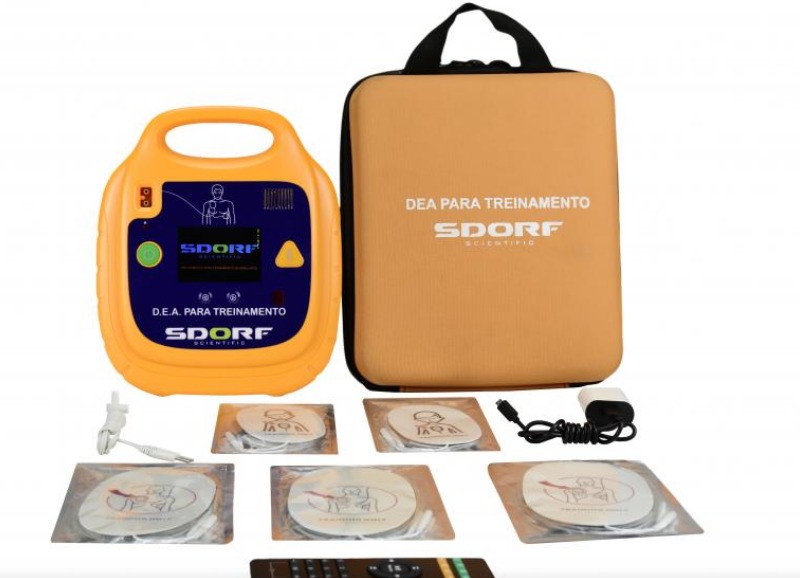 SIMULADOR DE DEA (DESFIBRILADOR EXTERNO AUTOMÁTICO) C CONTROLE REMOTO