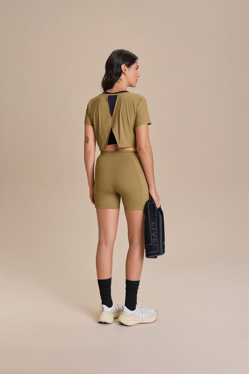 Blusa Cut Out Back Breezy Skin 4