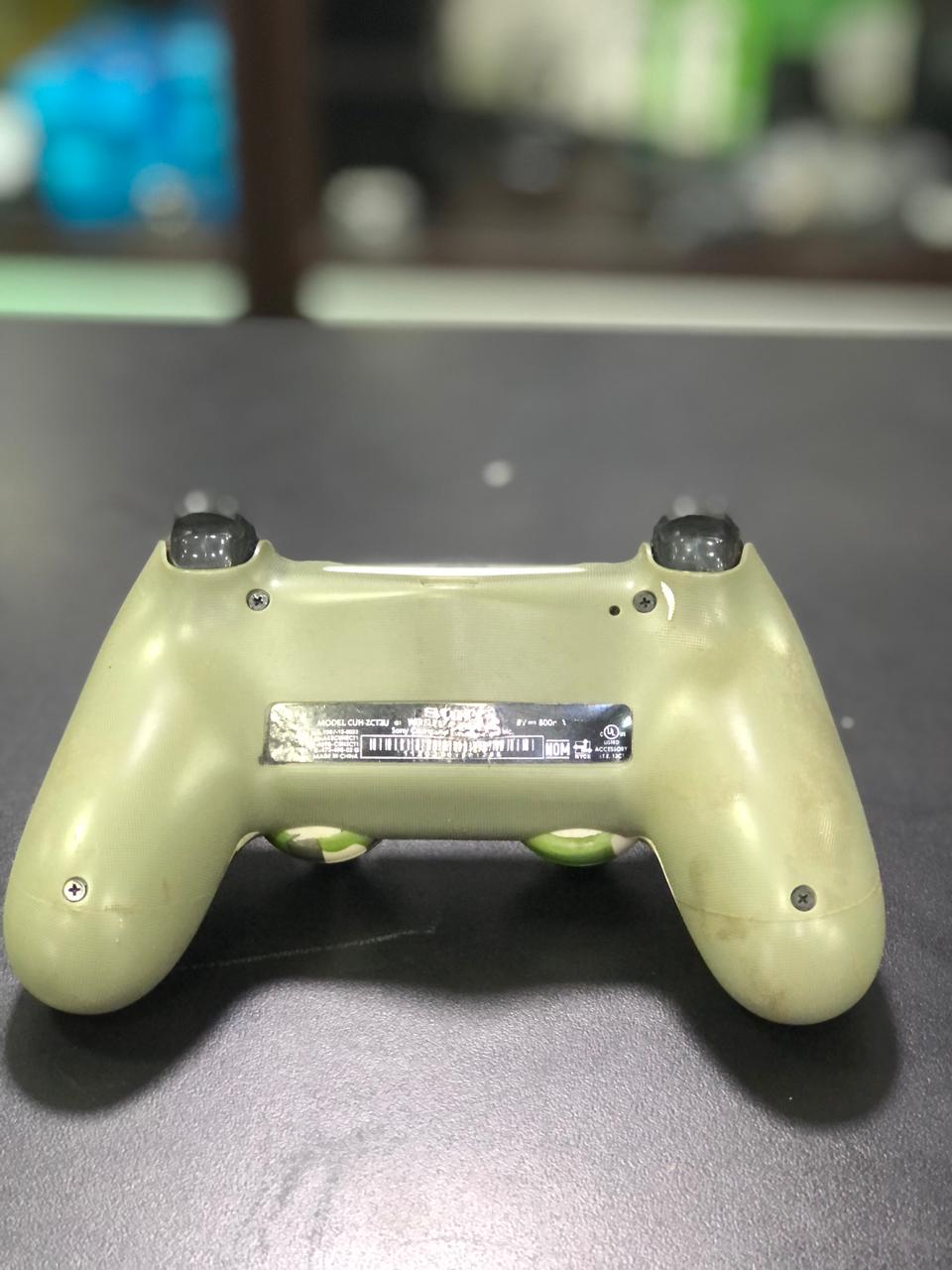 Controle PlayStation 4 sem fio camuflado verde primeira linha