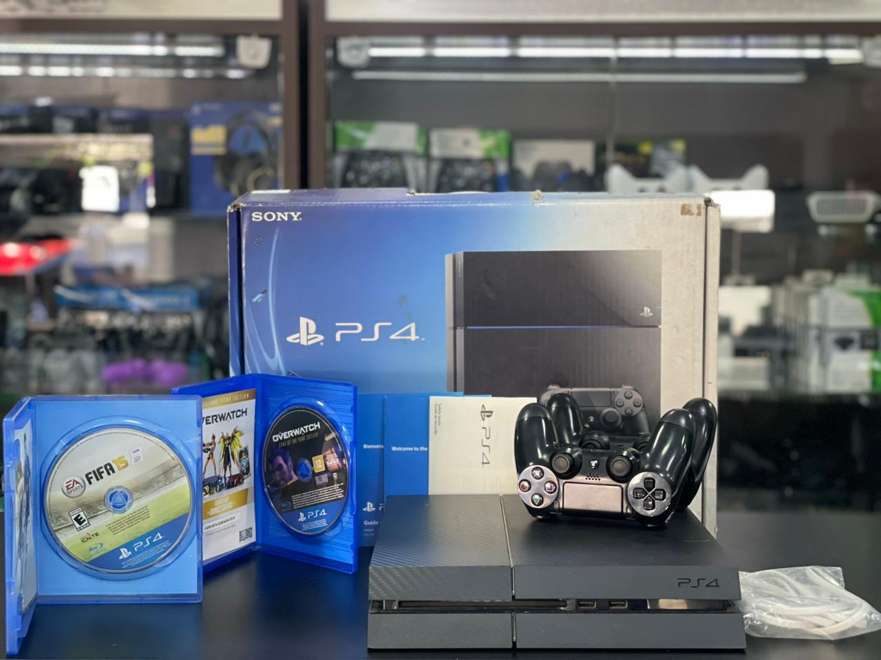 Playstation 4 1 Tera Preto + 2 Controles s/fio originais + 2 Jogos mídia física – Revisado com Gar