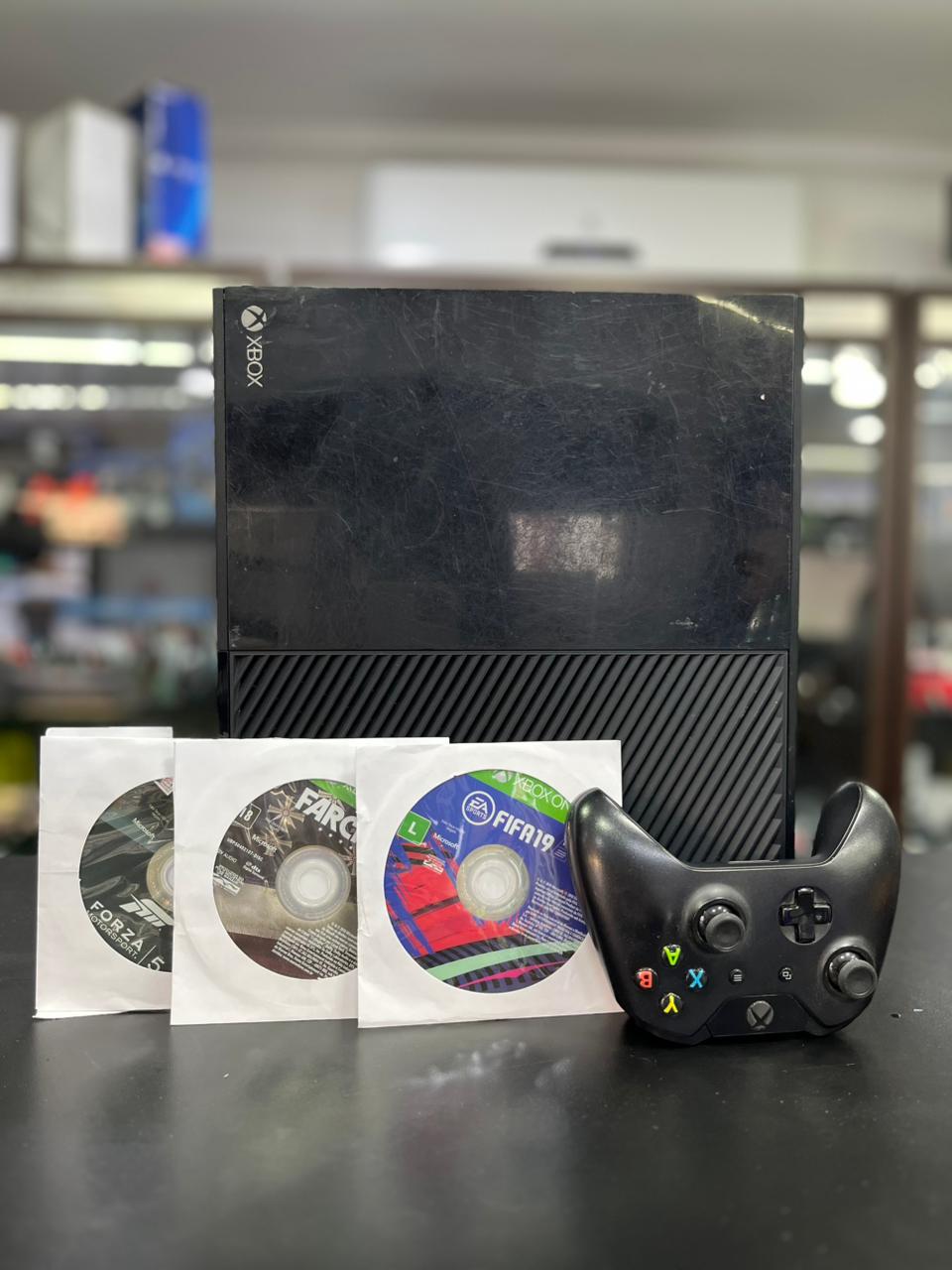 Xbox One 500GB Preto Completo Controle Original + 3 Jogos Revisado com Garantia