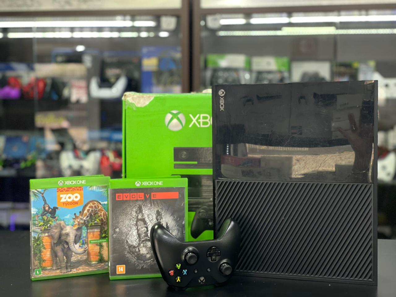 Xbox One 1TB + 01 Controle Original + 02 Jogos Físicos + Caixa Original - Item Revisado