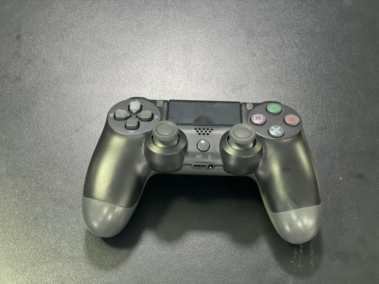 Controle PlayStation 4 sem fio Preto primeira linha revisado