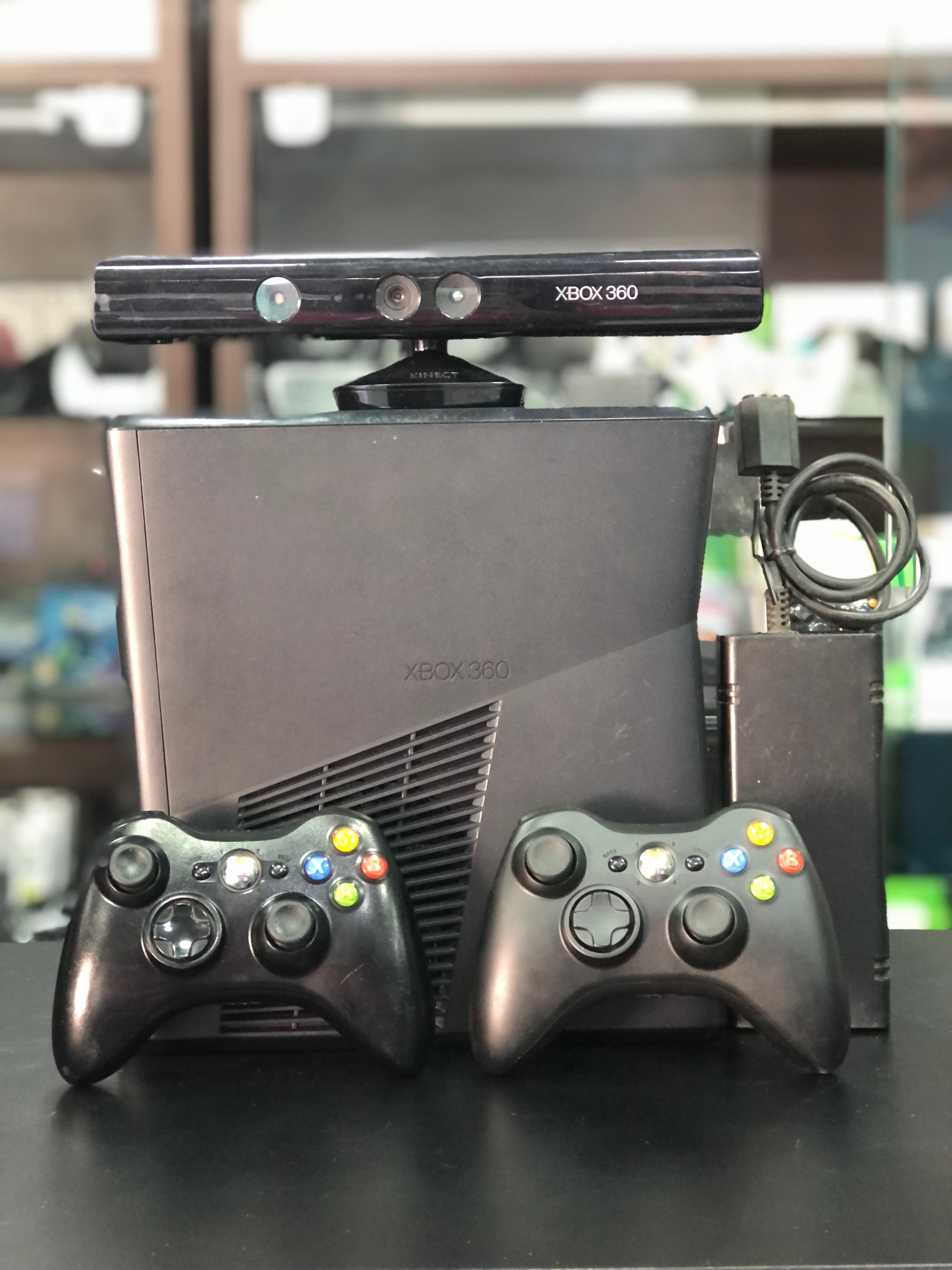 Xbox 360 Slim 500GB Preto Sistema Exploit + Kinect/ 2 Controles S/ Fio/+ Jogos (Usado)