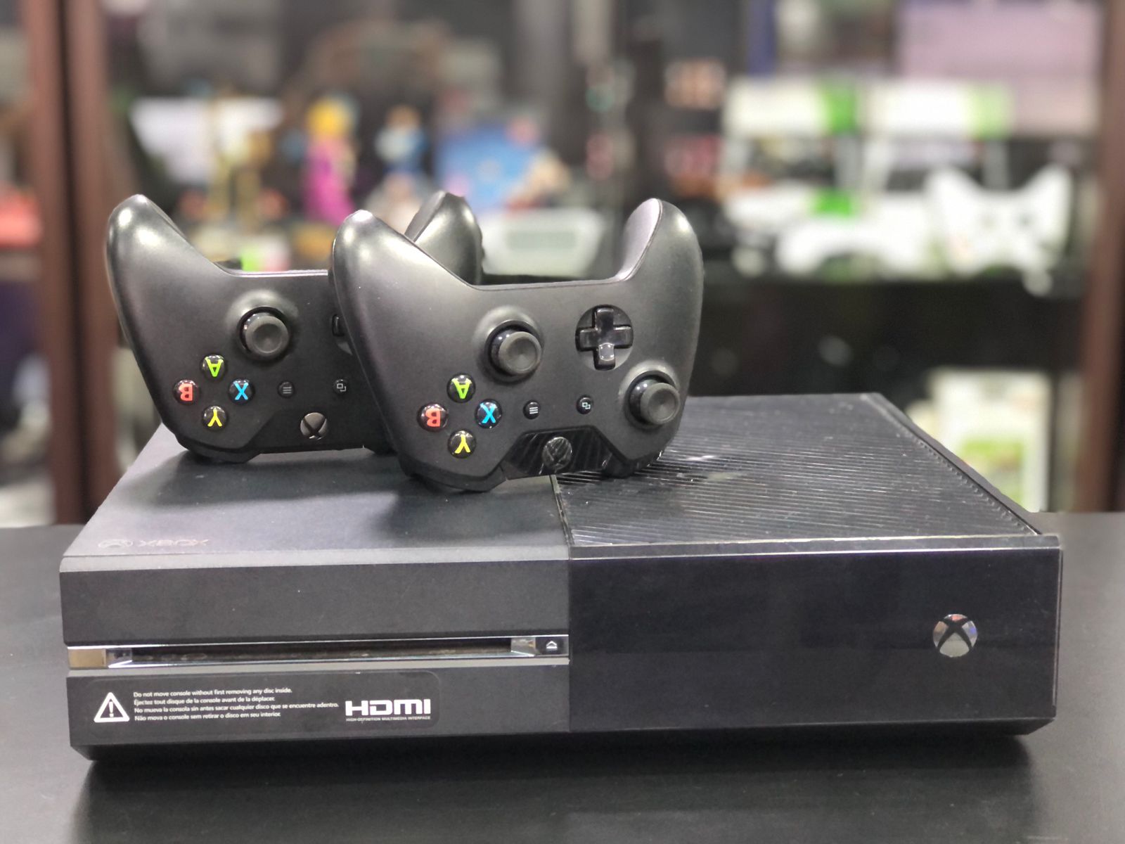 Xbox One Fat 01 tera + 2 Controles Originais - Item Usado