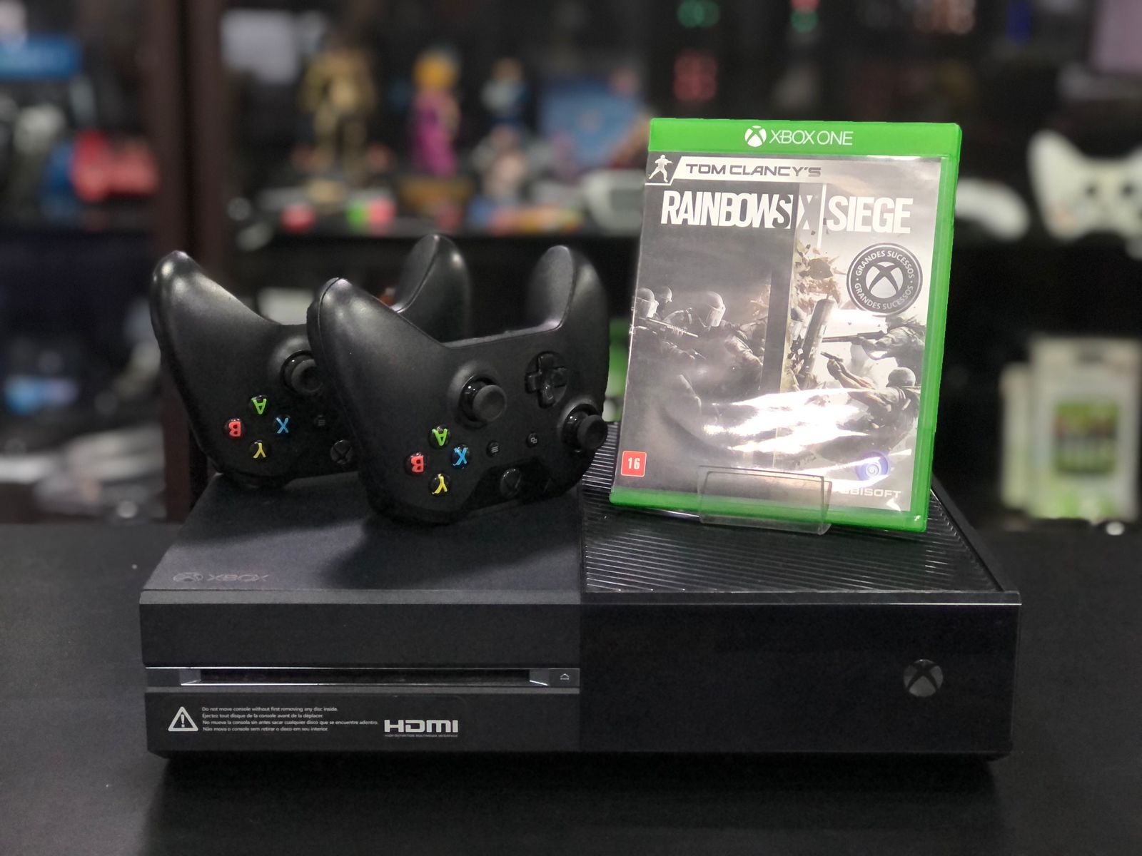 Xbox One Fat 01 tera + 2 Controles Originais + 1 Jogo - Item usado