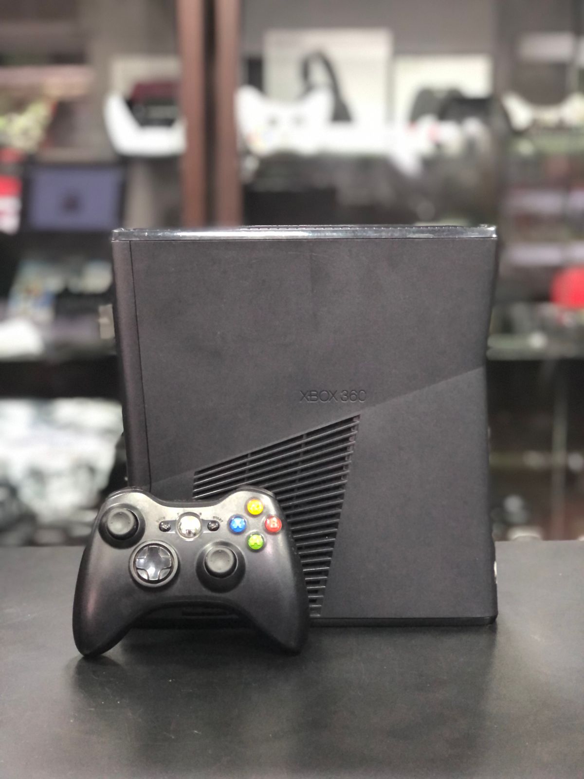 Xbox 360 Slim 500GB Preto Sistema Exploit+ 1 Controle S/ Fio/+ Jogos (Usado)