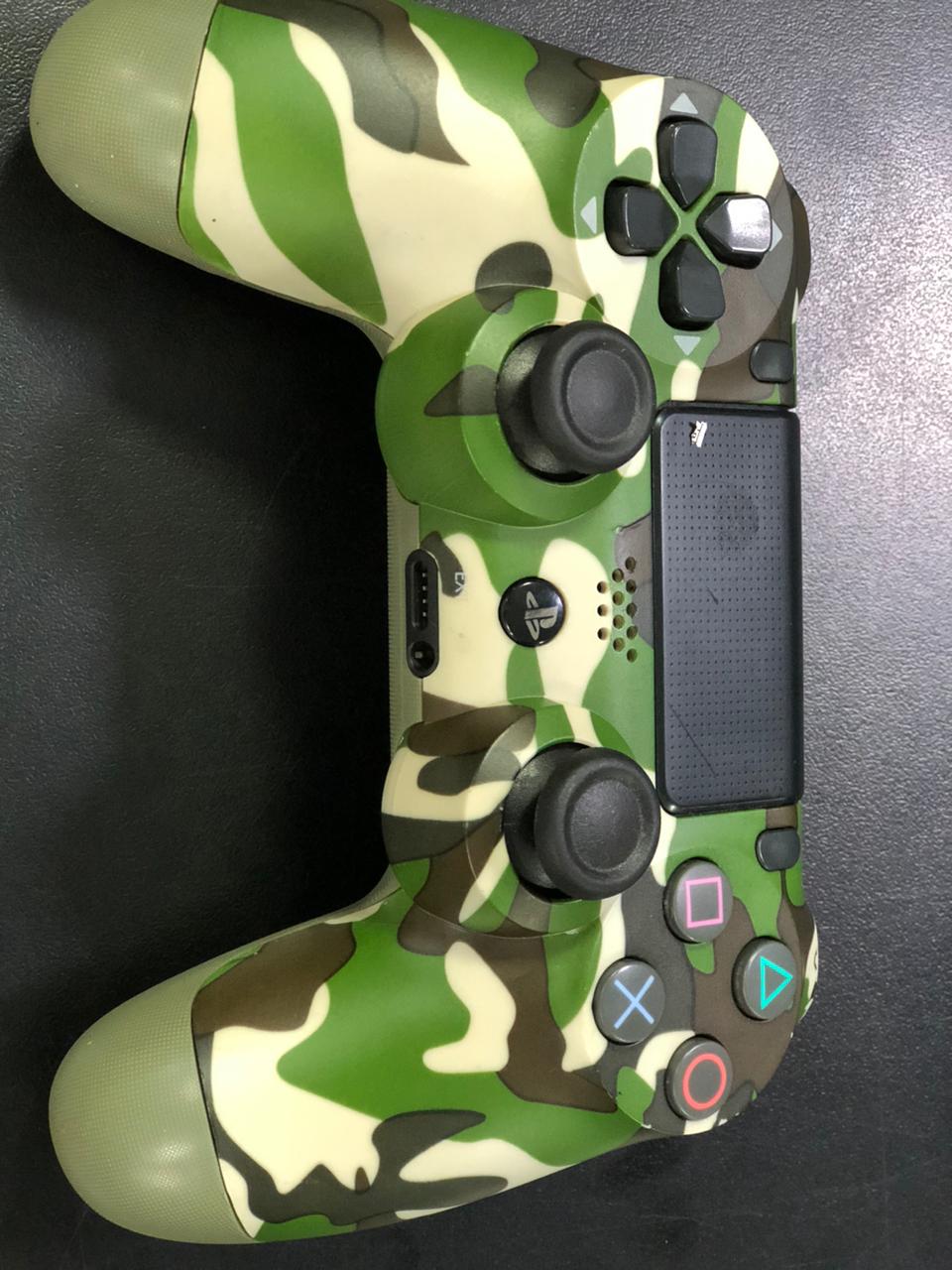 Controle PlayStation 4 sem fio camuflado verde primeira linha
