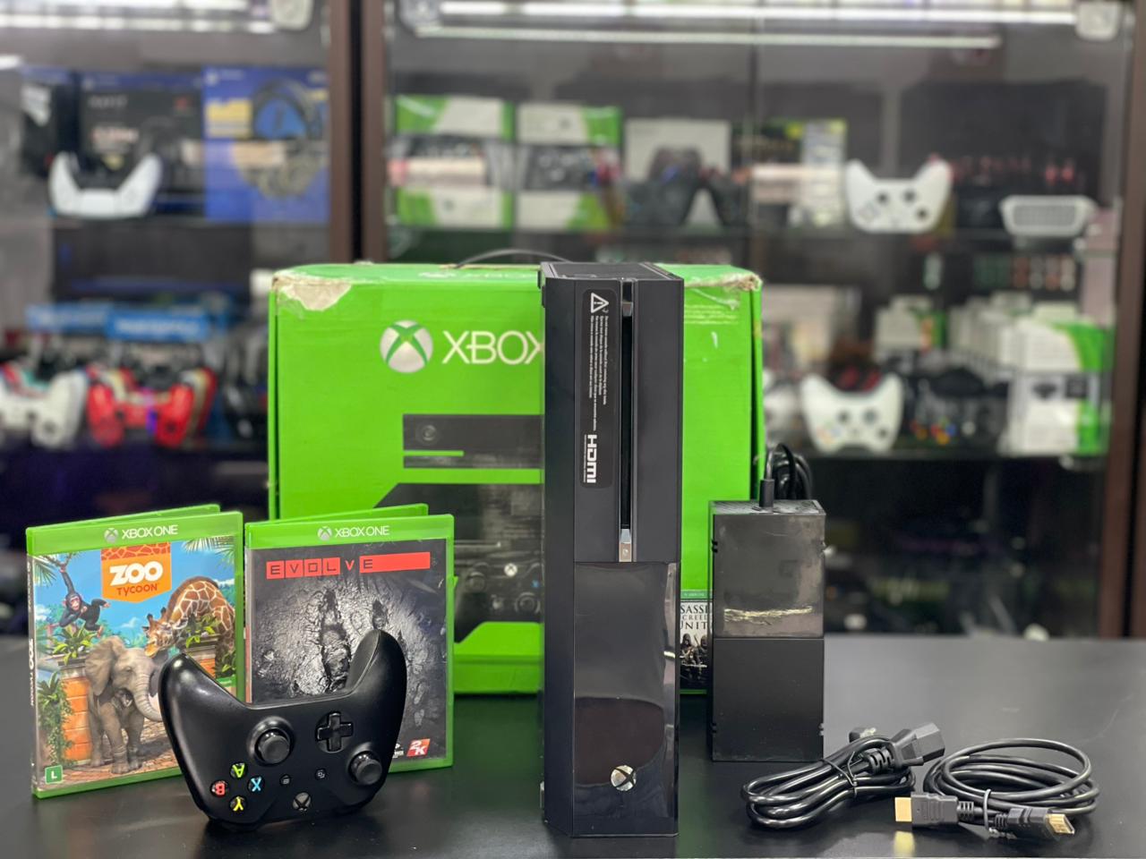 Xbox One 1TB + 01 Controle Original + 02 Jogos Físicos + Caixa Original - Item Revisado